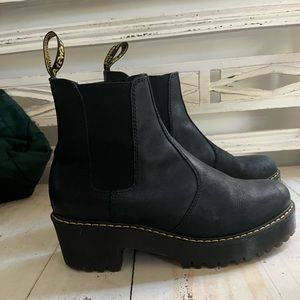 Almost New Dr Martens Rometty Wyoming Leather Platform Chelsea Boots